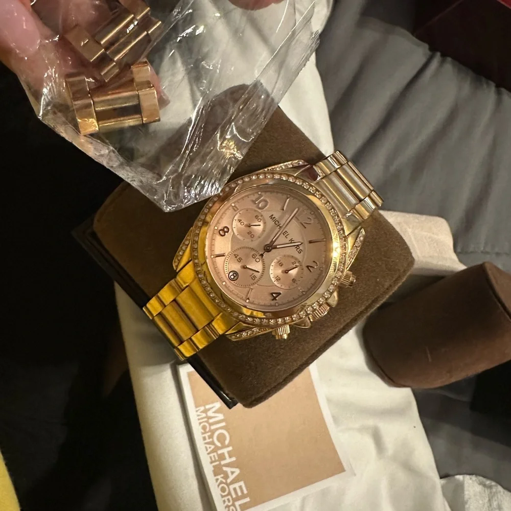 Michael kors watch - Picture 2 of 3